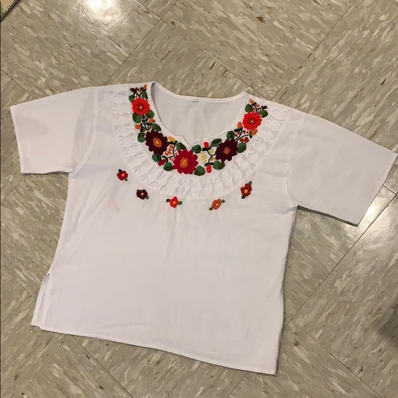 Embroidered tee - Picture 4 of 7